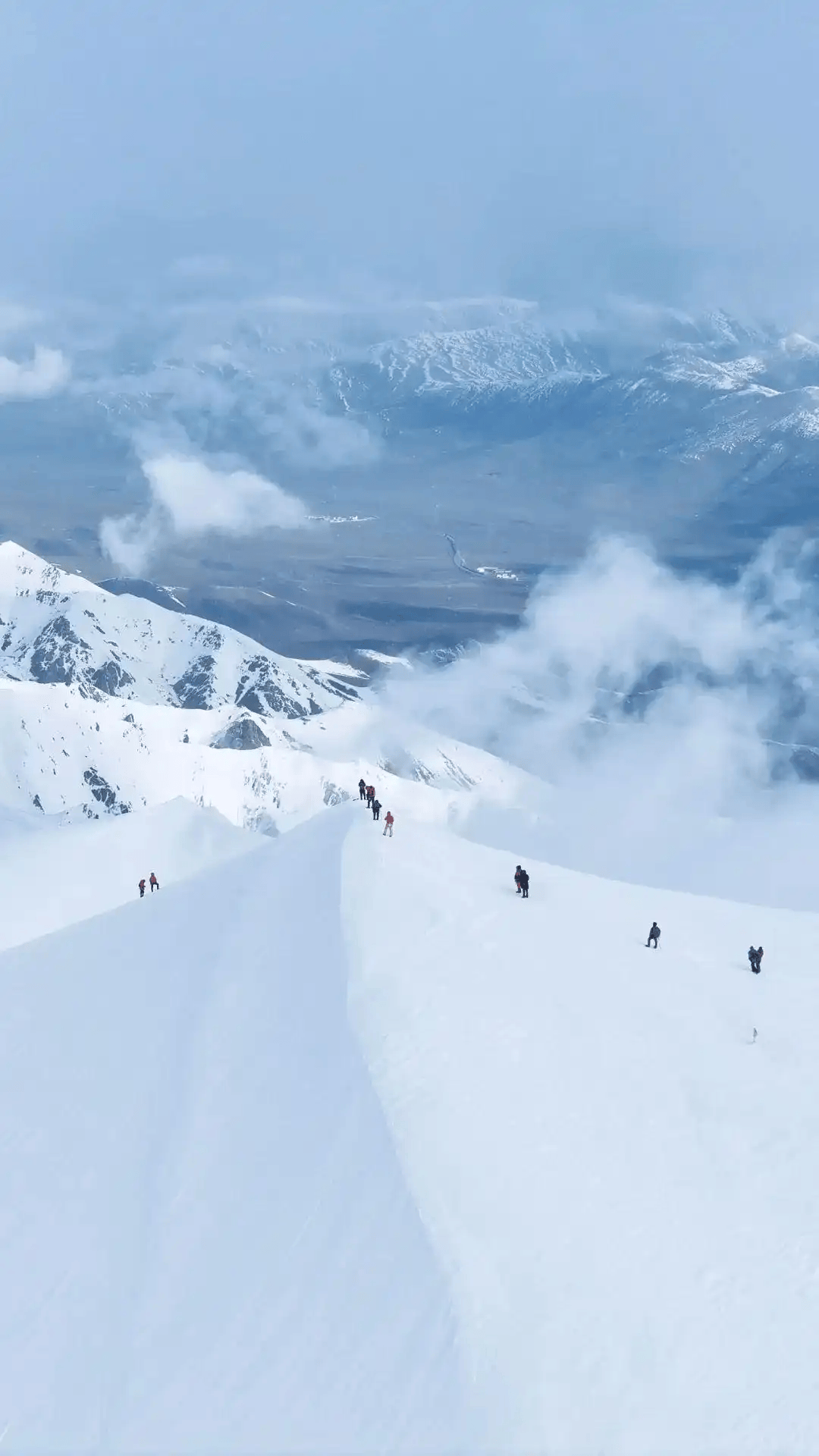 世界杯皇冠代理平台_3名登山者在青海玉珠峰南坡失联已超24小时 朋友发帖求助寻人