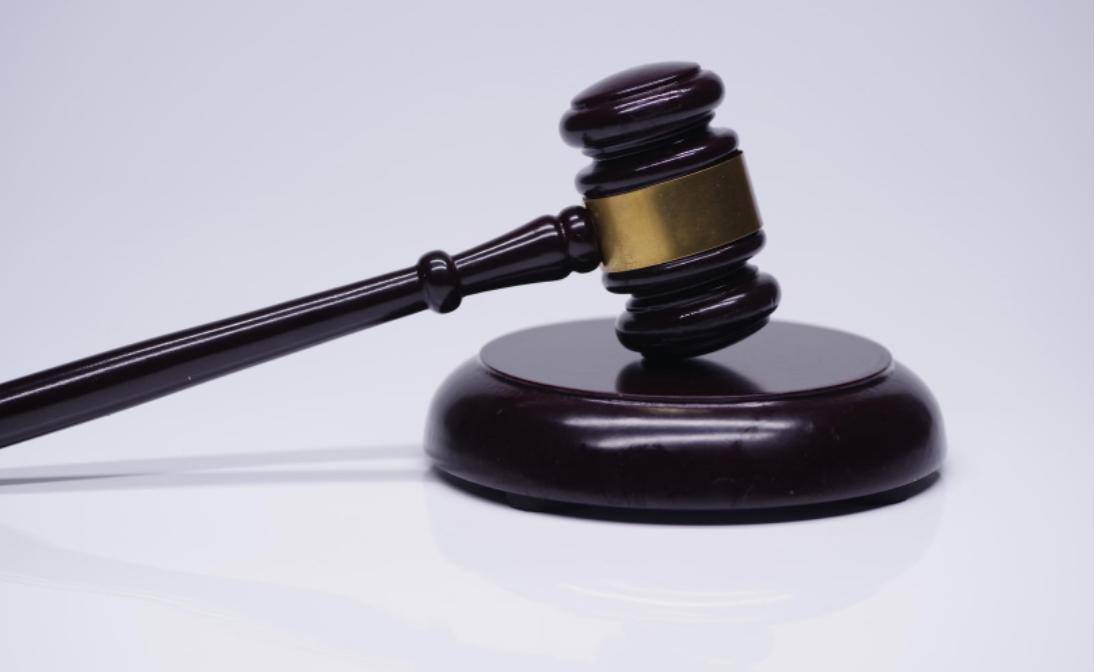 怎么申请皇冠信用网_租客退房遭拒退押金怎么申请皇冠信用网,房主称因台灯有灰尘、锅碗瓢盆不在原位 法院:全额退还