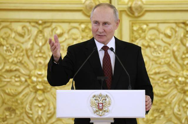 皇冠信用网注册_俄红场大阅兵皇冠信用网注册,中国给足了面子!高规格出席,还送上了一份大礼