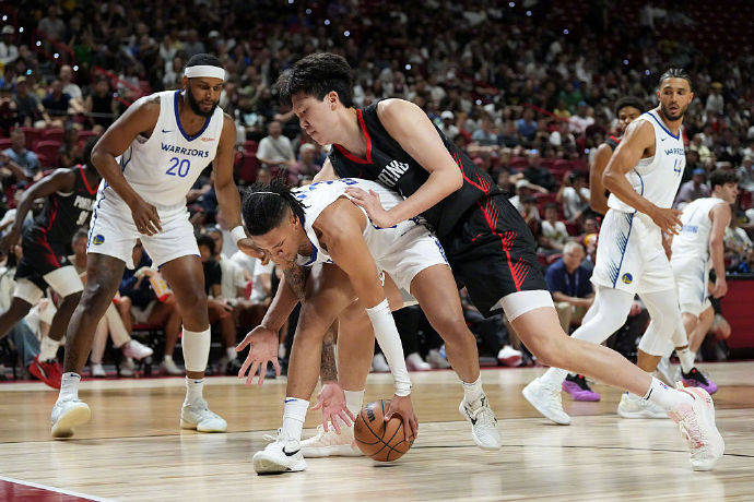 喀麦隆足球联赛_杨瀚森10+5+4+3吕佩尔23+9 开拓者胜勇士迎夏联开门红