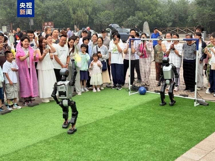 中国女子甲组联赛_全球首创中国女子甲组联赛!2025世界人形机器人运动会能量传递活动启幕