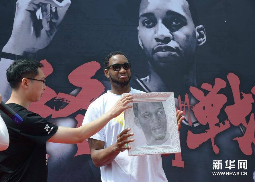 信用网怎么注册_麦迪能顶替科比信用网怎么注册?小莫里斯:他不是科比 没那种心态