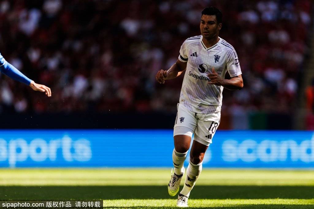 皇冠信用盘账号注册_曼联2-2埃弗顿:姆贝乌莫首秀闪耀皇冠信用盘账号注册,防守漏洞成隐患