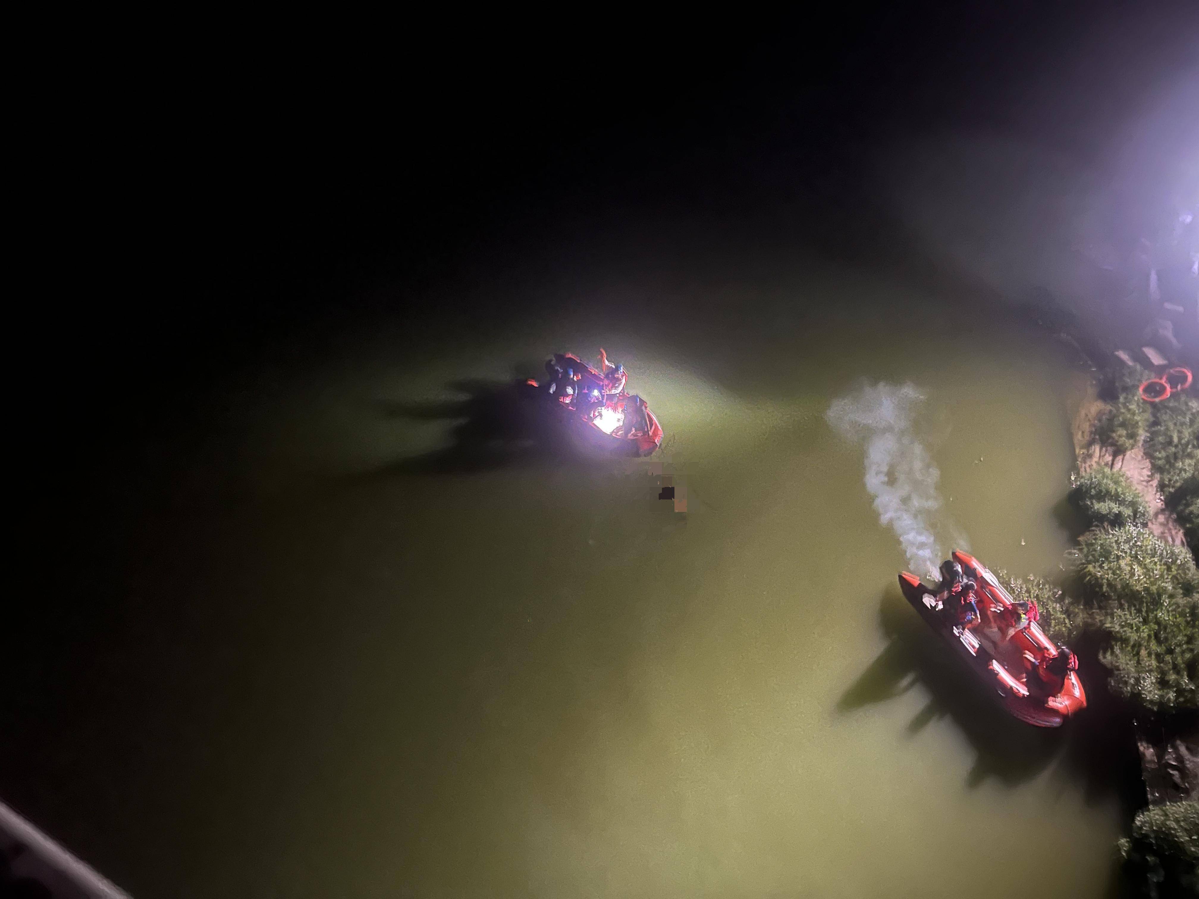 新版hga050
_悲剧!四川一男子夜钓时鱼竿被鱼拖走新版hga050
,下河捞鱼竿时不幸溺亡