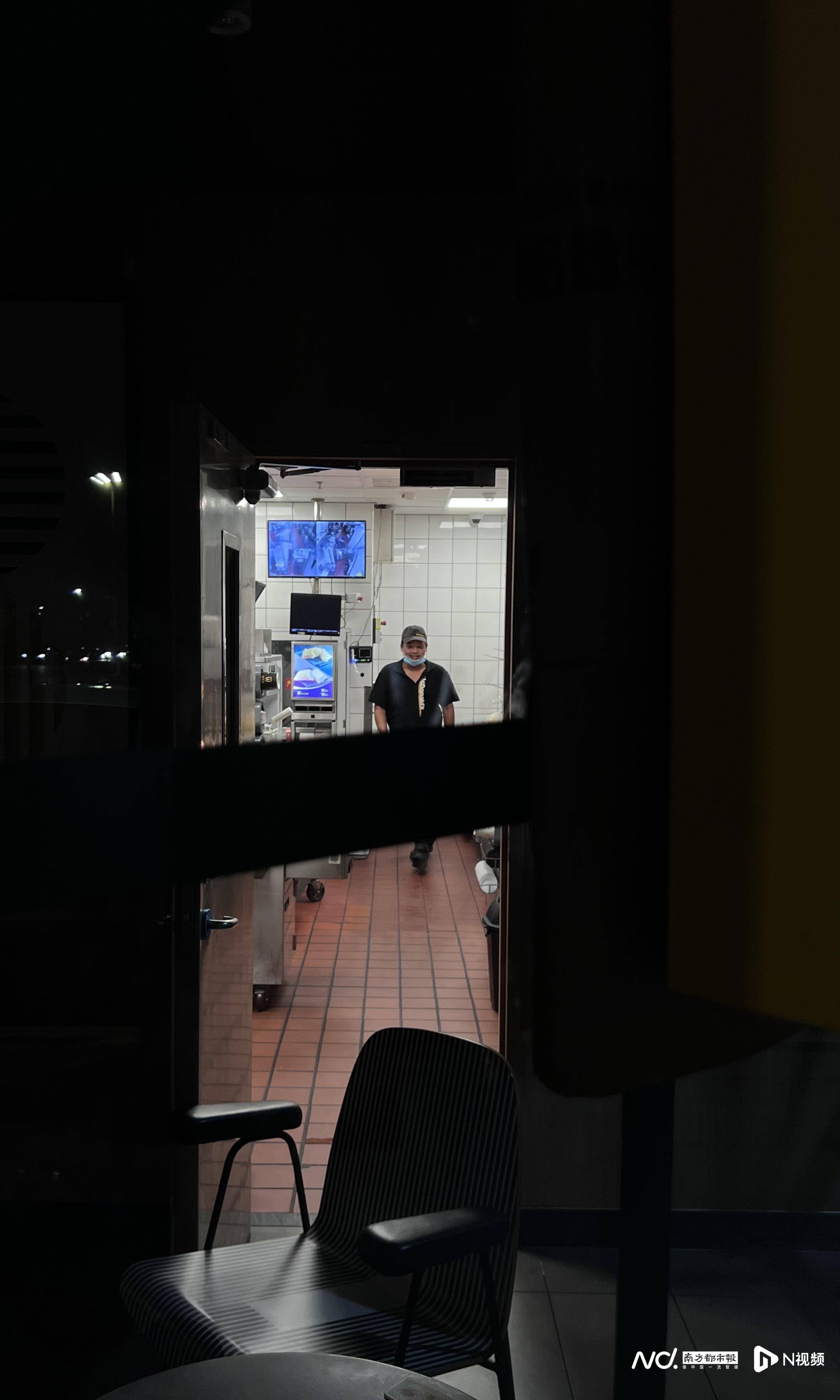 如何申请到皇冠信用_佛山官宣解除“五停”后两小时内如何申请到皇冠信用，我们在街头看见