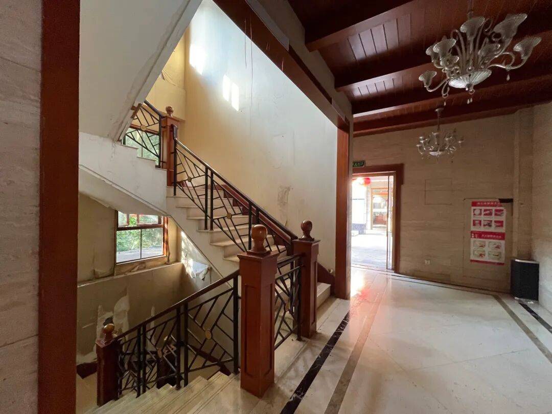 皇冠会员如何申请_3256平米别墅288万起拍皇冠会员如何申请，单价不到900元，内景配置曝光，目前0人报名；拍卖商回应：在开发商名下，想通过拍卖吸引更多人参与