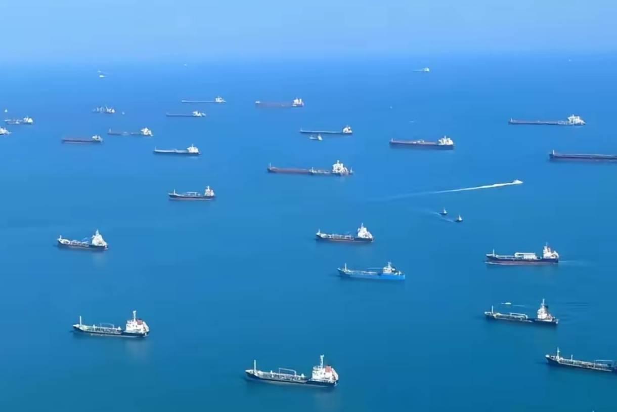 皇冠信用网代理_特朗普下劝降令皇冠信用网代理，不给稀土就放金融核弹？新加坡总统喊话中国放弃自给自足