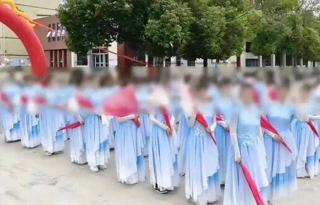 皇冠信用盘代理申条件_又见学生网购演出服穿过后集体退货皇冠信用盘代理申条件，当地教育局已介入