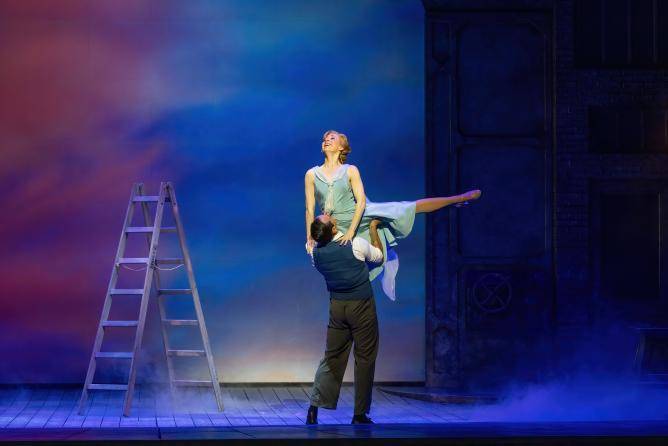 体育皇冠信用網_每场演出要用6吨温水体育皇冠信用網，原版音乐剧《雨中曲》将在成都上演