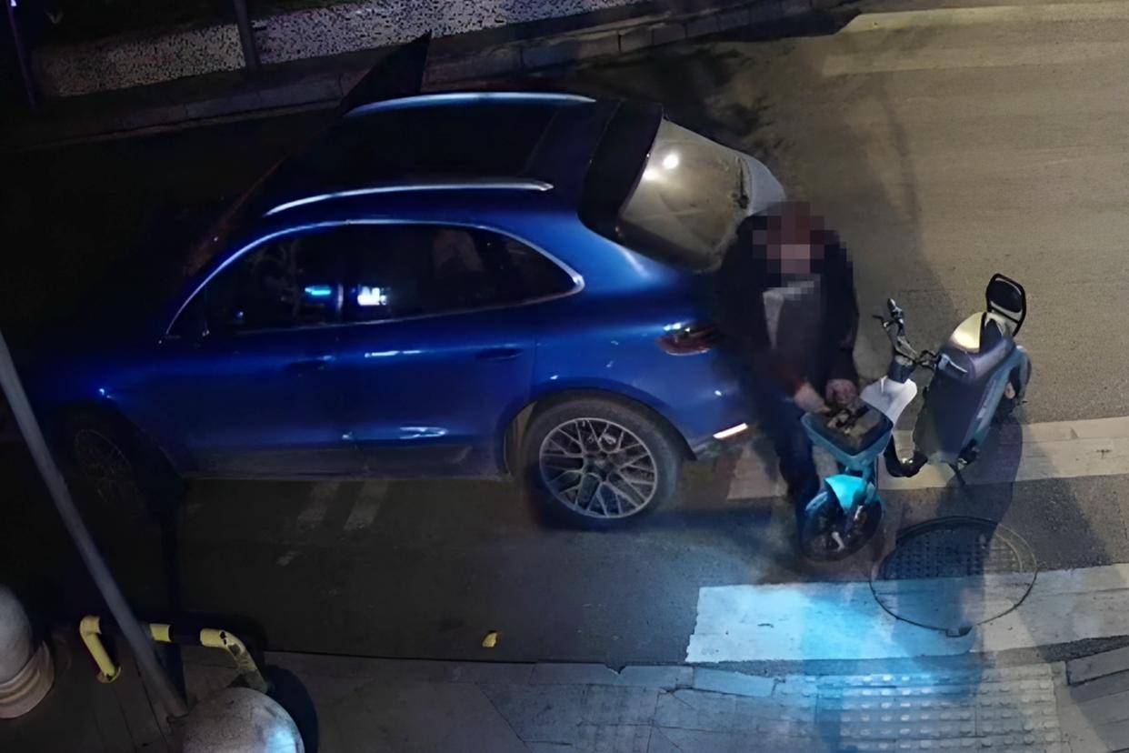 皇冠信用網如何注册_男子开保时捷跑顺风车皇冠信用網如何注册，顺路偷190多块电瓶，曾因盗窃多次入狱