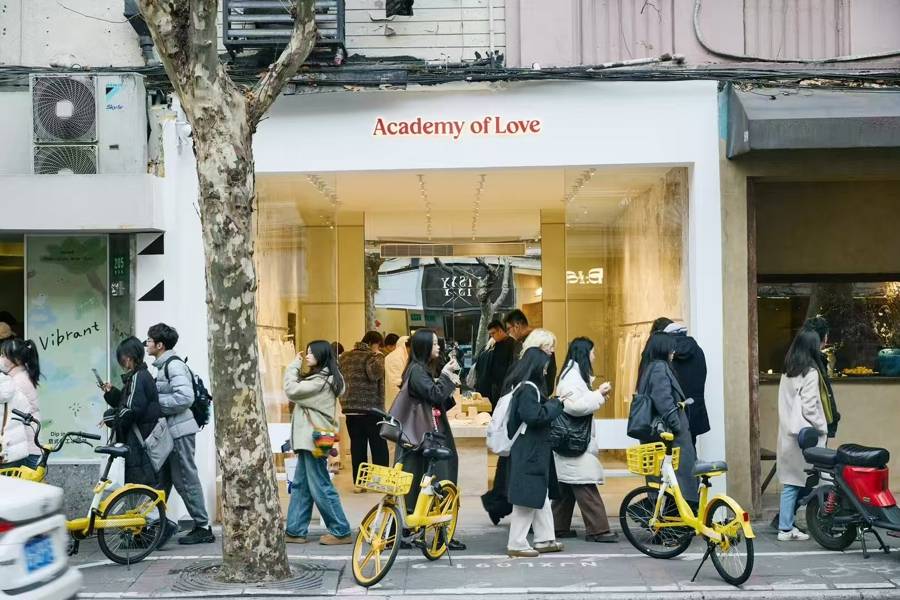 皇冠信用网会员注册网址_法国人在上海开店皇冠信用网会员注册网址，只卖白色衣服竟然火了丨上海滩上洋掌柜