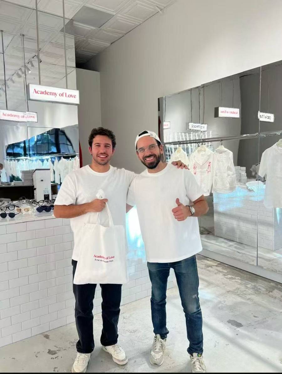 皇冠信用网会员注册网址_法国人在上海开店皇冠信用网会员注册网址，只卖白色衣服竟然火了丨上海滩上洋掌柜