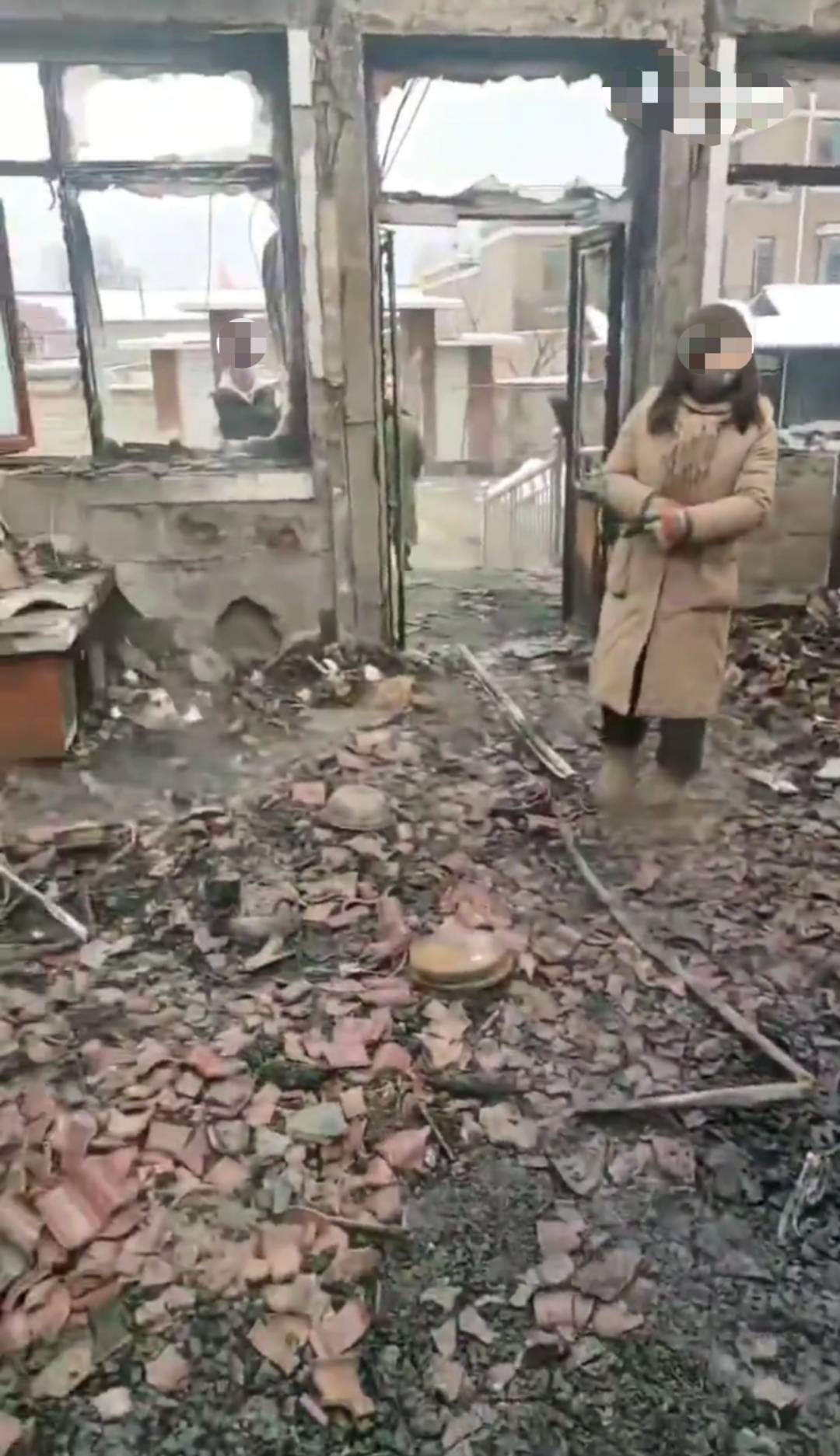 皇冠信用网网址_大连一初中女生家被烧毁皇冠信用网网址,全家人暂无住处求助,村委:已安置到亲戚家并返校上课