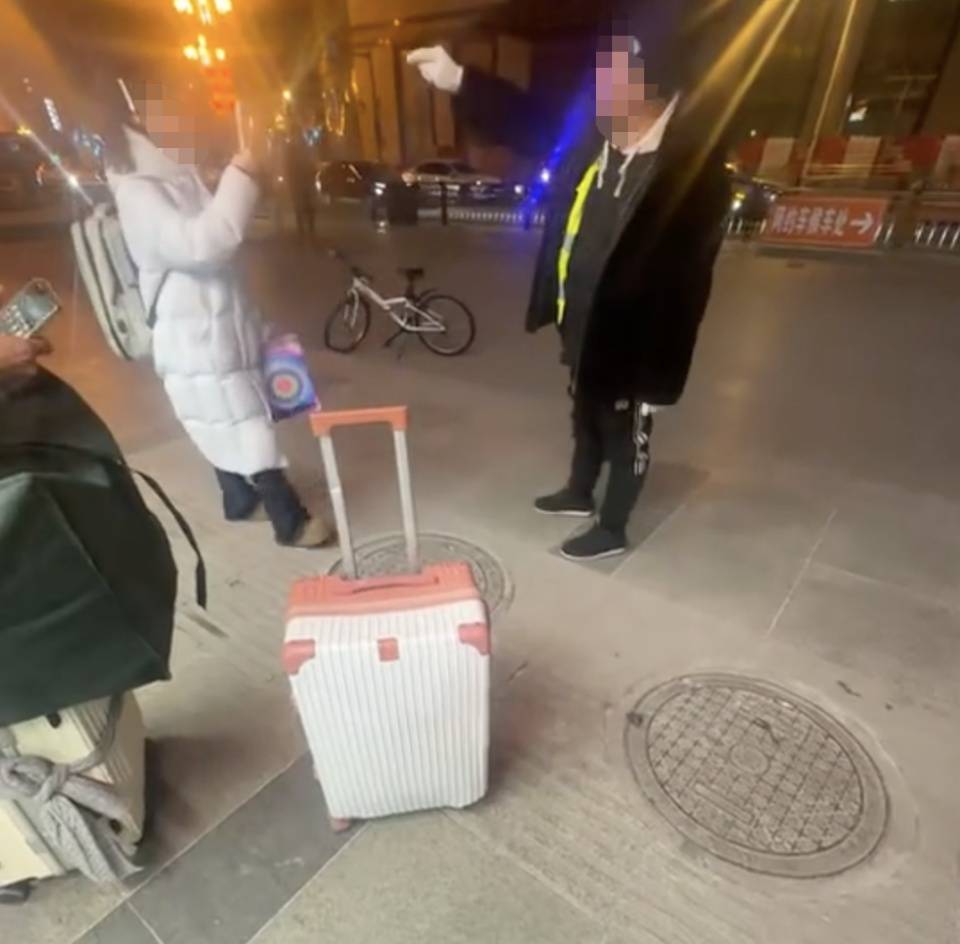 电竞足球盘口_长春警方通报：47岁无业男子在火车站向3名外地学生违法揽客电竞足球盘口，行拘