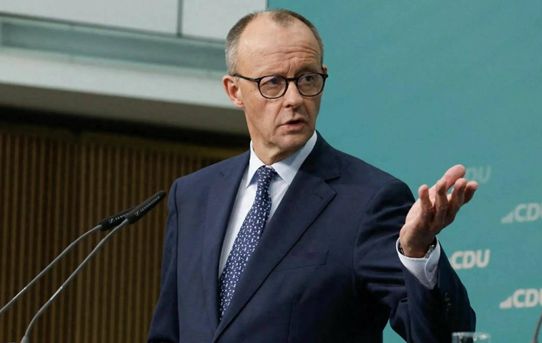 新2平台_德国总理默茨新年致辞：我们不是大国的棋子新2平台，我们双手未被束缚！哪来的底气？