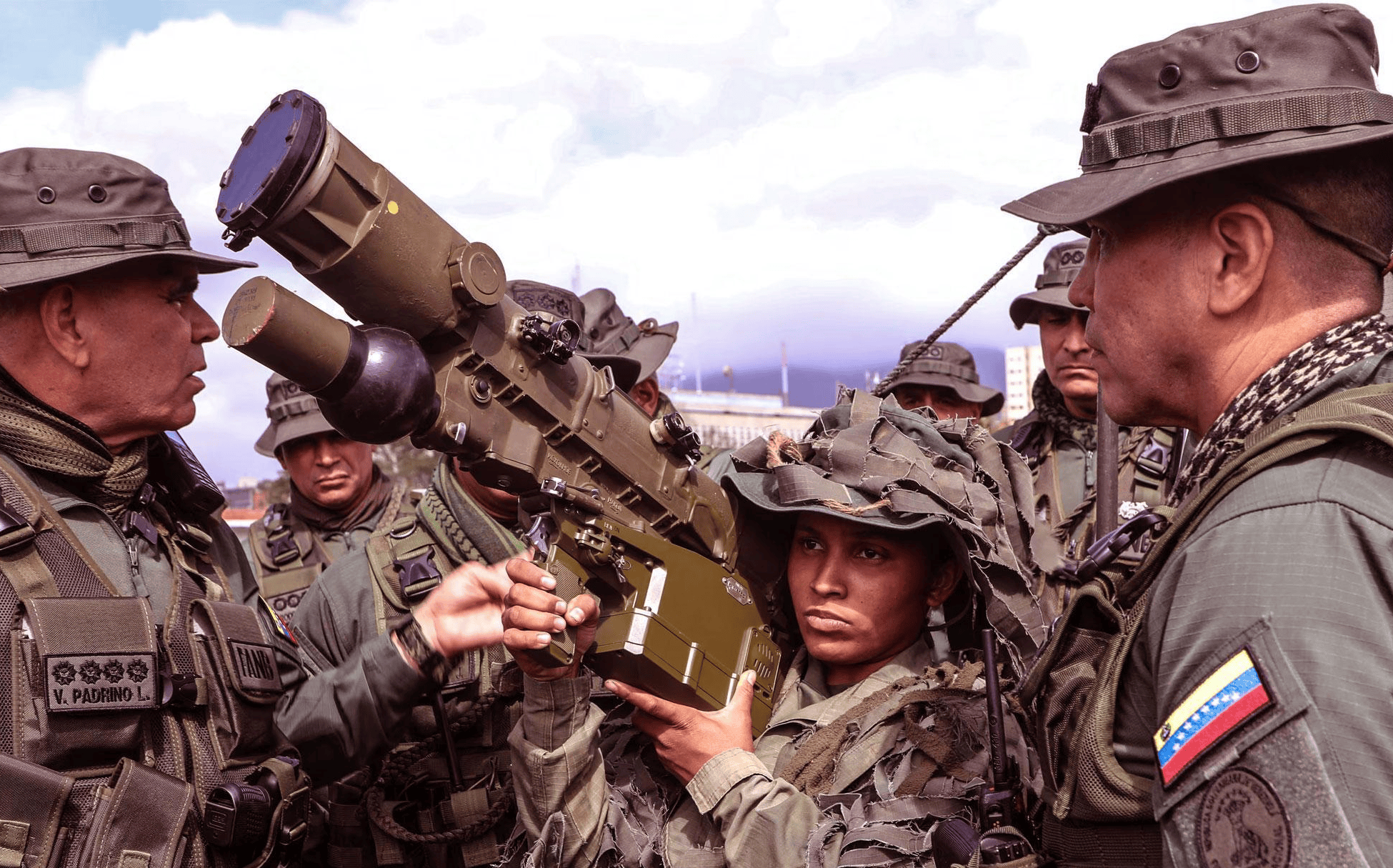 皇冠官网
_150架美军战机参战皇冠官网
,俄式导弹击中一架:为赏金,内奸出卖马杜罗