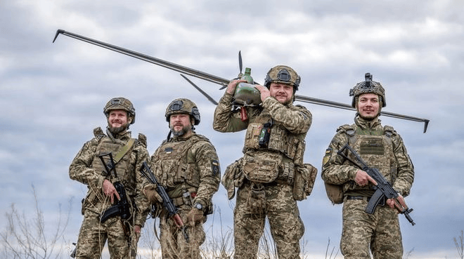 皇冠足球_莫斯科再不投降就晚了？乌克兰宣布俄方半年损失200亿皇冠足球，3个月打光9万兵