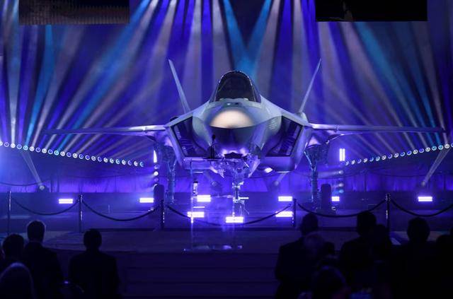 皇冠信用网结算日是哪天_特朗普要求国防企业加快武器生产 否则禁止发放分红