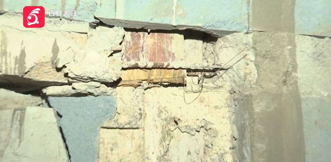 皇冠代理登3_贵阳一小区停车场出现“暗门”皇冠代理登3，打开后竟发现……业主：牵扯到33层楼住户的安全！