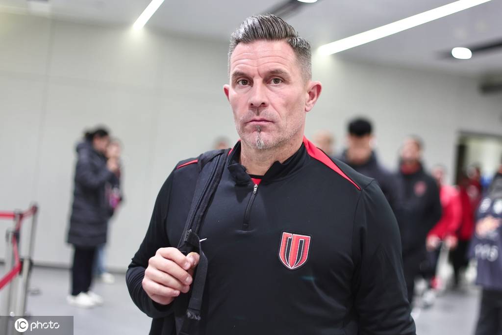 皇冠会员开户
_蓉城前外教:中国足球没想象中那么弱 需要找到合适的方法