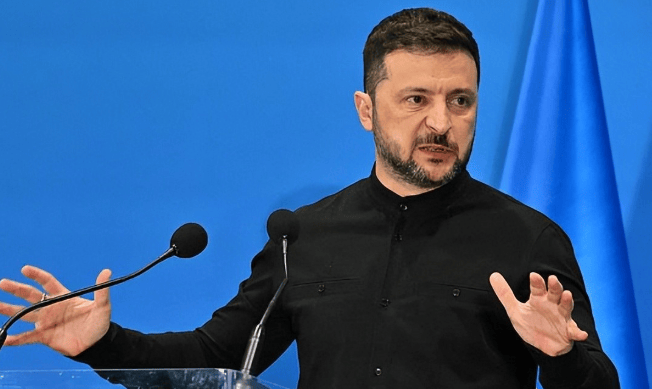 皇冠mos022
_第18次续命皇冠mos022
,乌克兰最高拉达批准,泽连斯基还要接着当总统,战时状态又延长90天