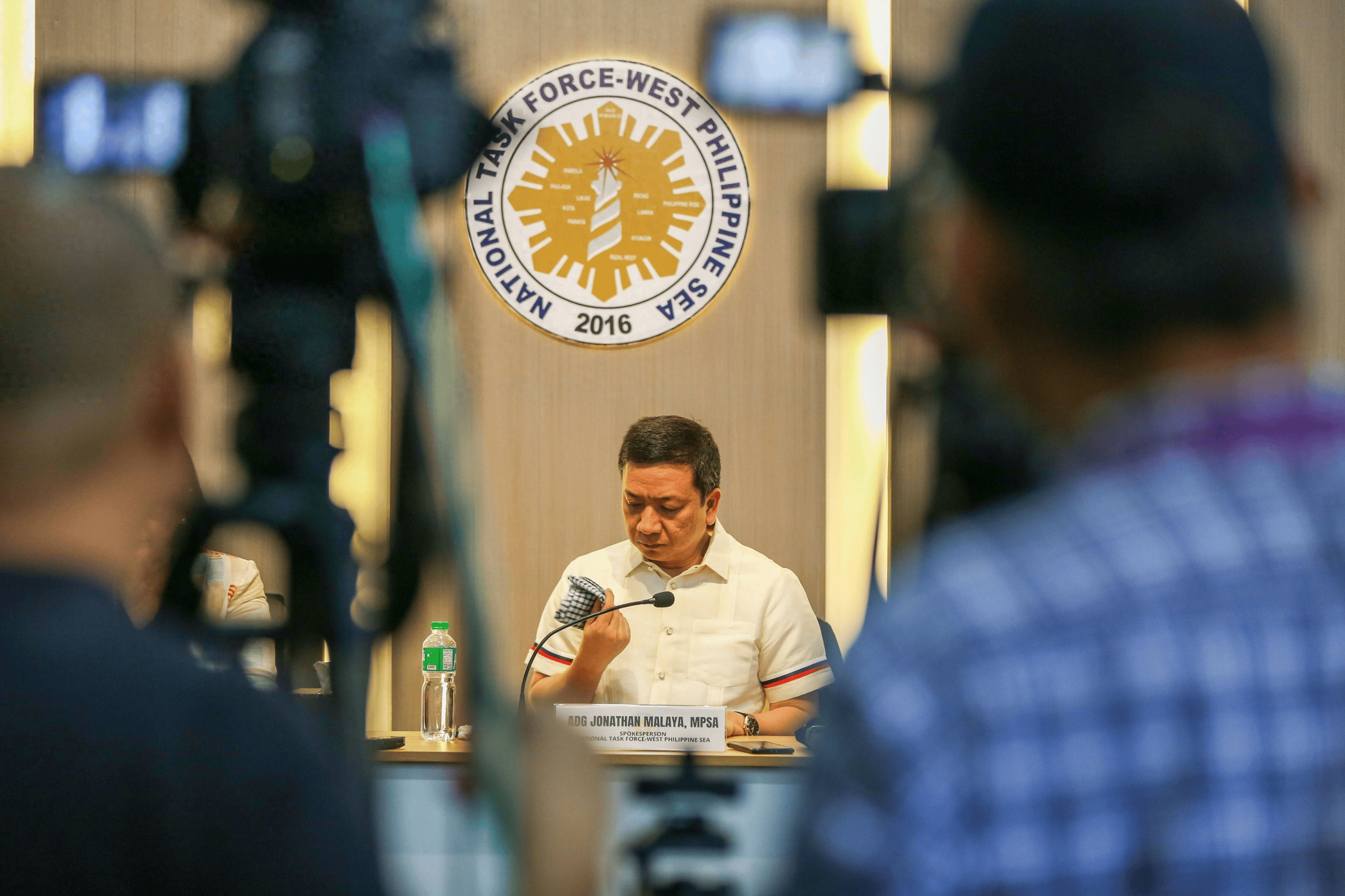 皇冠ag mos022
_中方算总账皇冠ag mos022
,100个帮手也救不了,话音刚落,老杜阵营将弹劾马科斯