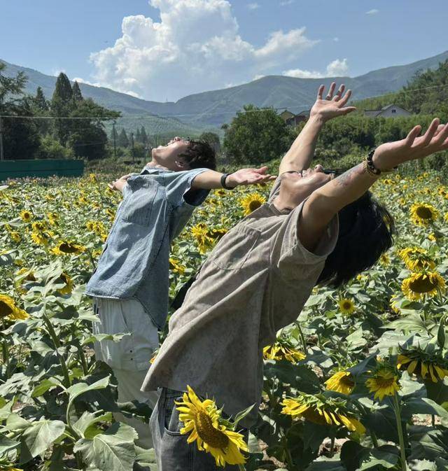 皇冠hga010怎么开户_两个00后刮腻子一年营收100多万元皇冠hga010怎么开户!梦想是画遍全球