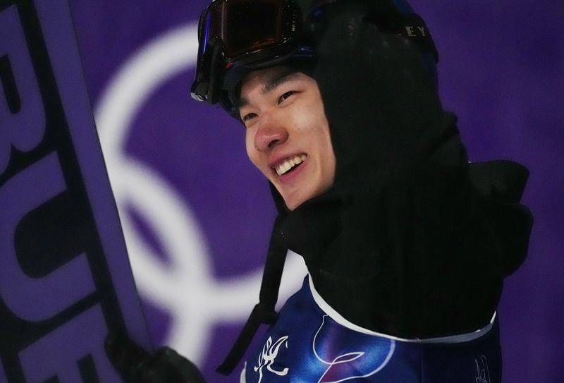 皇冠信用网怎么租_冬奥会单板大跳台预赛:苏翊鸣绝境逆转 葛春宇杨文龙出局