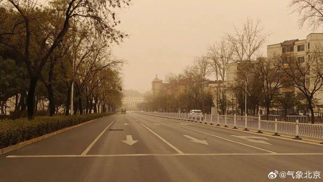 皇冠ag hga035
_北方多地遭遇沙尘天气皇冠ag hga035
,至少10架客机备降临近机场,乘客称好多人落地后呕吐,航司客服回应