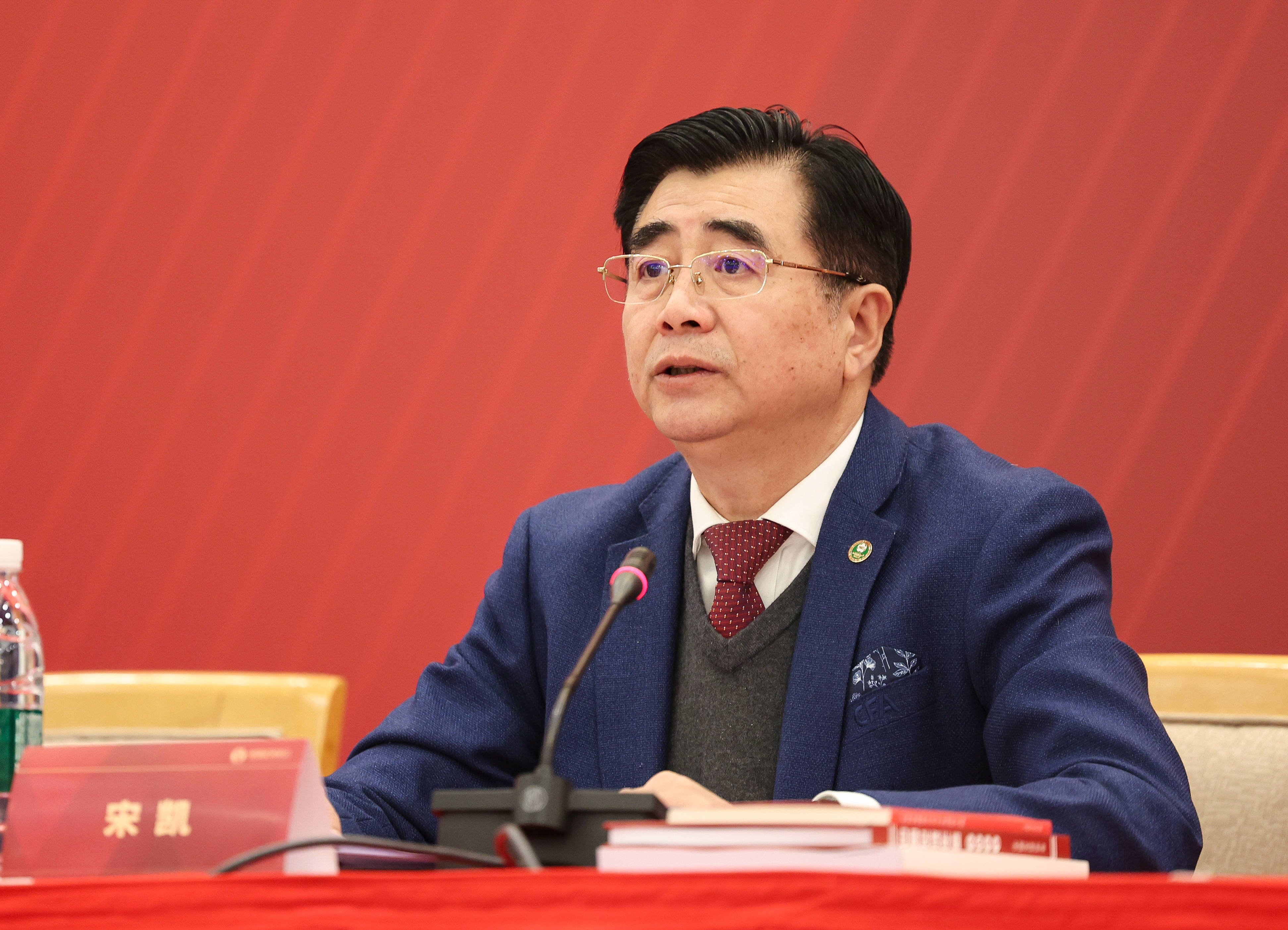 皇冠登3代理
_足协主席宋凯:作为徐梦桃夫妻的证婚人 皇冠登3代理
我比谁都高兴