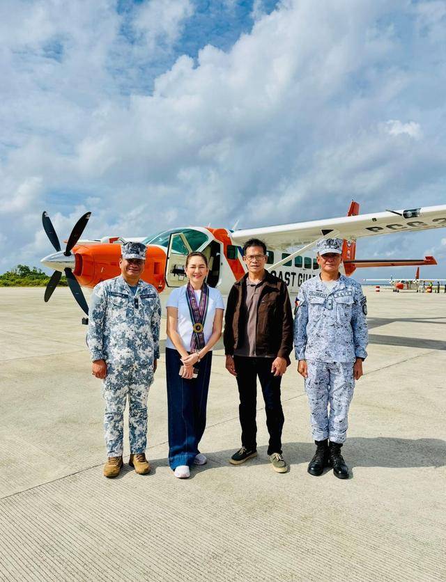 皇冠足球比分
_菲律宾女议员硬闯中业岛皇冠足球比分
,低空飞越敏感空域,结果下一刻表情就严肃了