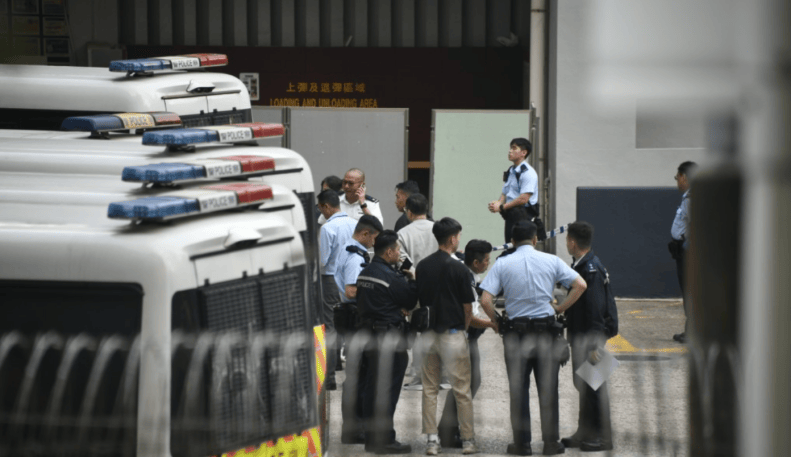 信用盘皇冠申请注册_23岁香港女警在警署内身亡信用盘皇冠申请注册,警方初步怀疑系用配枪自杀,目前正展开调查